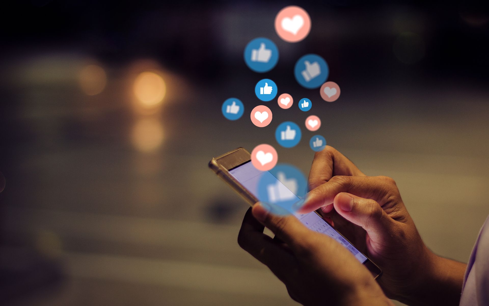Gestione social personalizzata in Ticino 
per emergere nel tuo settore